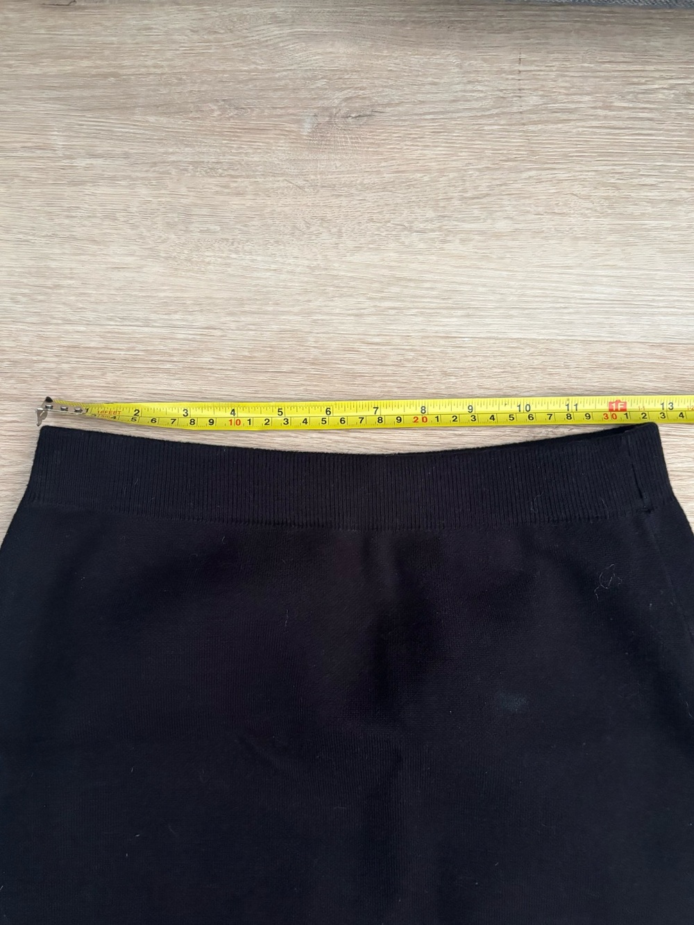 Uniqlo Black Midi Smooth Cotton Blend Skirt with Side Slit - Picture 7 of 9